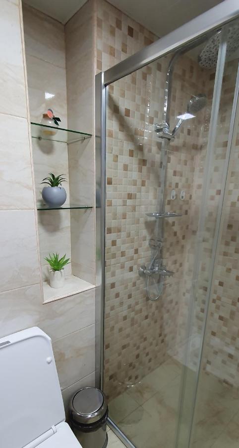 Bookinist Apartment 库塔伊西 外观 照片
